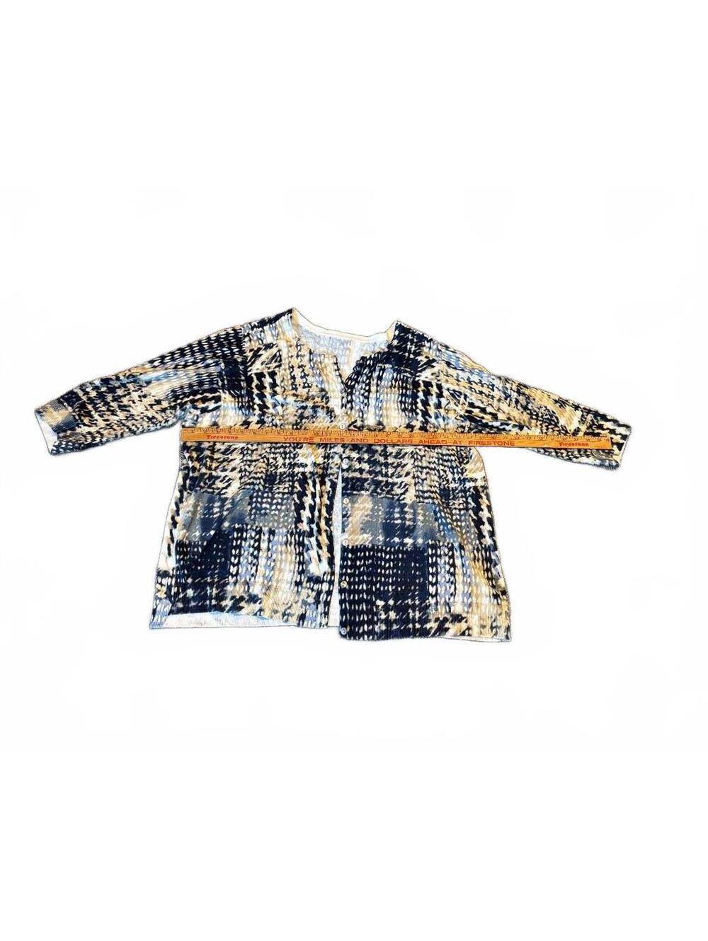 Women's Multi-Color Patterned Cardigan Sweater - Picture 3 of 4